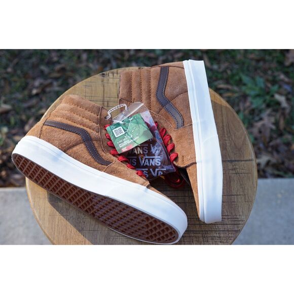 Athletic_Shoes